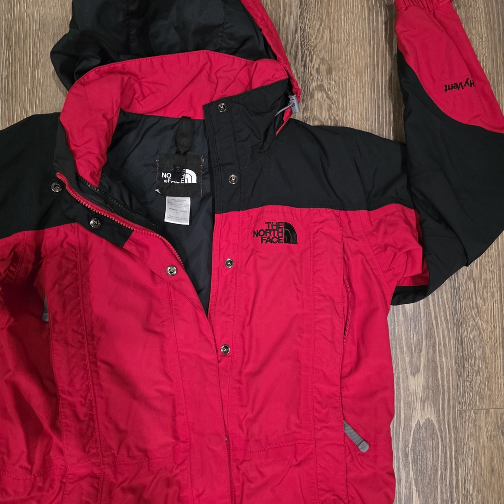 The North Face Kids Red and Black Jacket - Picture 2 of 12